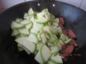 吃小白瓜可以减肥,轻松享瘦，美味不减