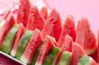 秦皇岛九中吃瓜,揭秘背后的校园生活点滴